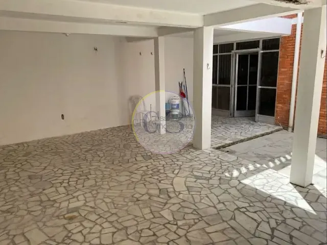 Sobrado 4 quartos e 3 banheiros, para alugar, no bairro Centro em Pelotas