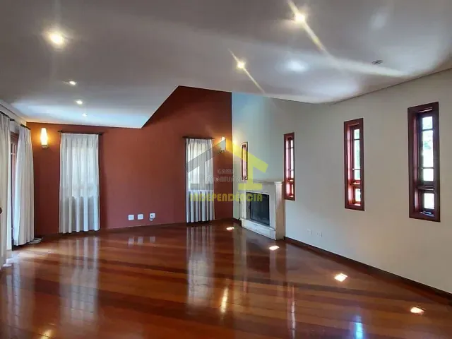 Sobrado com 598m² 4 quartos e 5 banheiros, à venda ou para alugar, no bairro Granja Viana em Cotia
