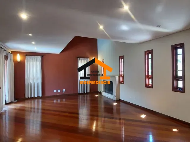 Sobrado com 598m² 4 quartos e 5 banheiros, à venda ou para alugar, no bairro Granja Viana em Cotia