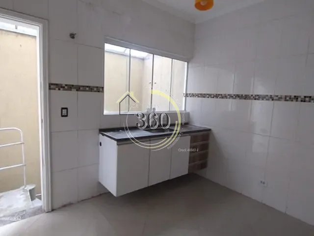 Casa com 180m² 3 quartos e 3 banheiros, para alugar, no bairro Chácara Seis de Outubro em São Paulo