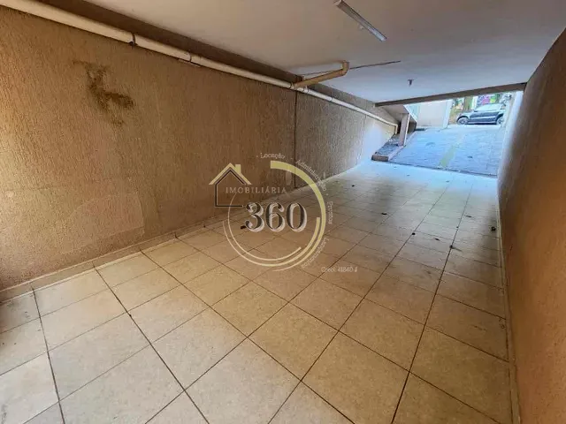 Casa com 180m² 3 quartos e 3 banheiros, para alugar, no bairro Chácara Seis de Outubro em São Paulo