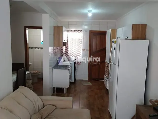Sobrado com 100m² 2 quartos e 2 banheiros, à venda, no bairro Cará-cará em Ponta Grossa