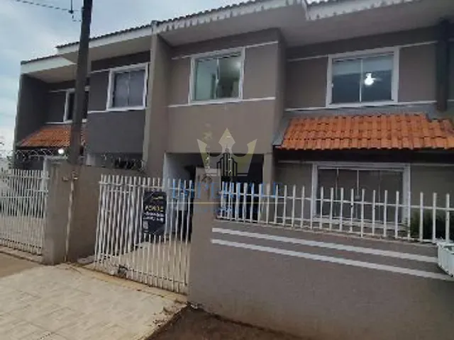 Sobrado 3 quartos e 2 banheiros, à venda, no bairro Jardim Carvalho em Ponta Grossa