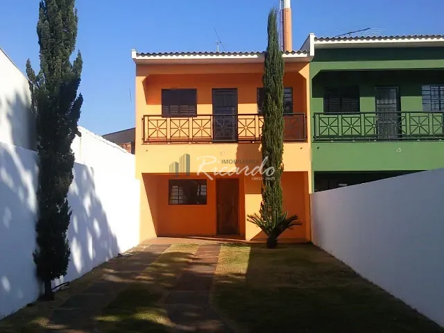 Sobrado 2 quartos e 2 banheiros, à venda ou para alugar, no bairro Jardim Primavera em Arapongas
