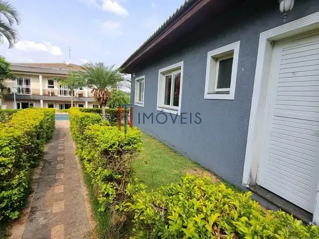 Sobrado com 1000m², à venda, no bairro Vila Santista em Atibaia