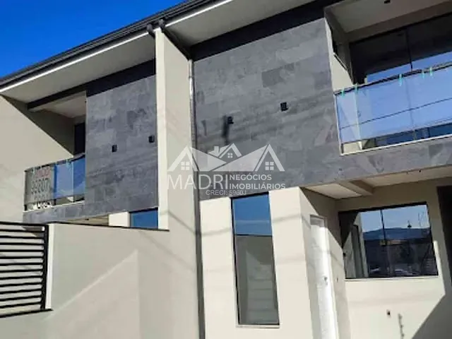 Sobrado com 160m² 3 quartos e 3 banheiros, à venda, no bairro Forquilhas em São José