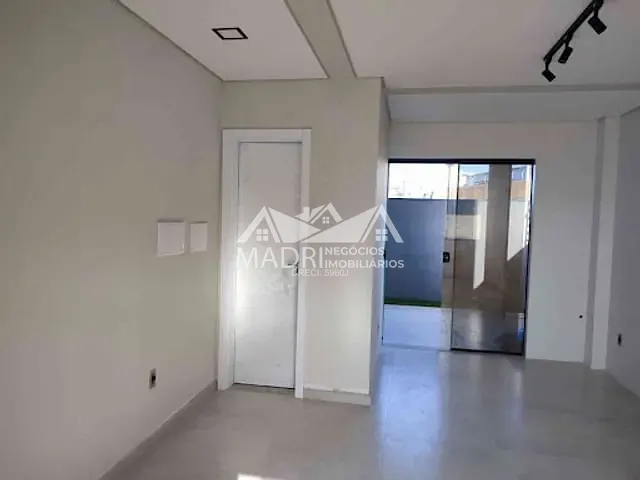 Sobrado com 160m² 3 quartos e 3 banheiros, à venda, no bairro Forquilhas em São José