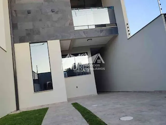 Sobrado com 160m² 3 quartos e 3 banheiros, à venda, no bairro Forquilhas em São José