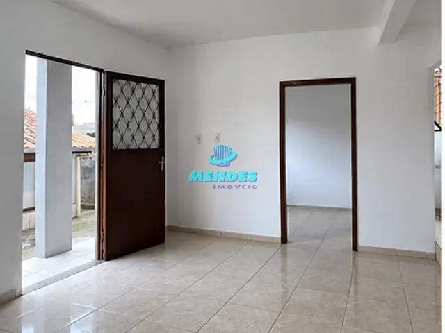 Sobrado 3 quartos e 2 banheiros, à venda ou para alugar, no bairro Vila Bom Princípio em Cachoeirinha