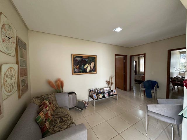 Sobrado com 434m² 3 quartos e 4 banheiros, à venda, no bairro Cidade Vera Cruz em Aparecida de Goiânia