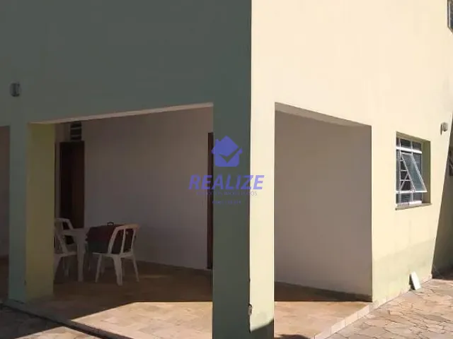 Sobrado com 1000m² 4 quartos e 4 banheiros, à venda, no bairro Centro em Botucatu