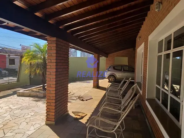 Sobrado com 1000m² 4 quartos e 4 banheiros, à venda, no bairro Centro em Botucatu