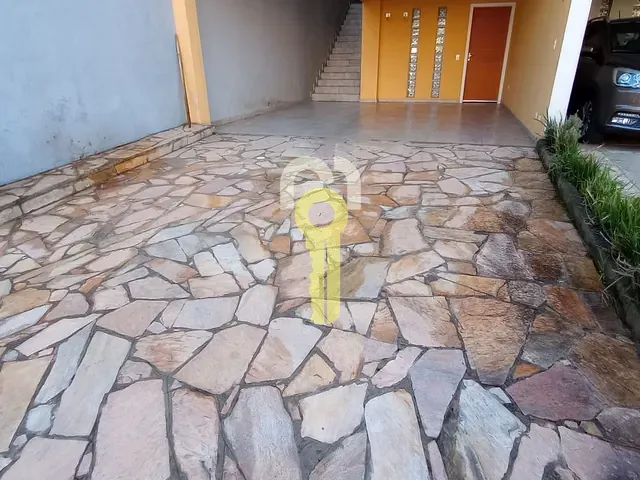 Sobrado 3 quartos e 3 banheiros, à venda, no bairro Jardim Rio das Pedras em Cotia