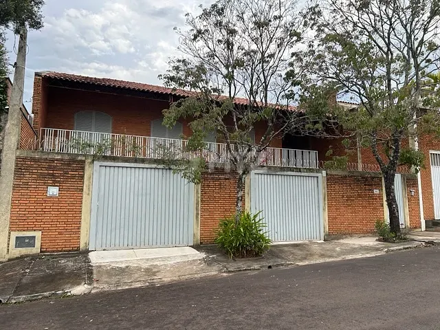 Sobrado com 450m² 4 quartos e 5 banheiros, à venda, no bairro Vila São Judas Thadeu em Botucatu