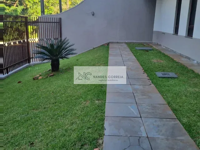 Sobrado com 450m² 4 quartos e 5 banheiros, à venda, no bairro Champagnat em Londrina