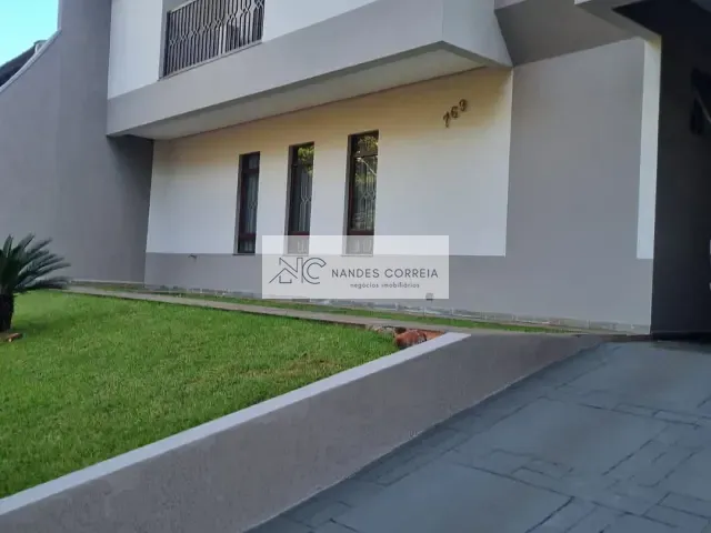 Sobrado com 450m² 4 quartos e 5 banheiros, à venda, no bairro Champagnat em Londrina