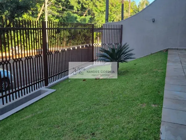 Sobrado com 450m² 4 quartos e 5 banheiros, à venda, no bairro Champagnat em Londrina