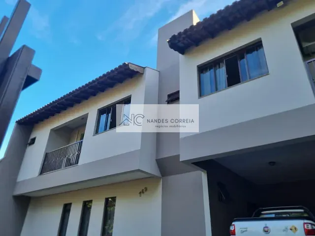Sobrado com 450m² 4 quartos e 5 banheiros, à venda, no bairro Champagnat em Londrina