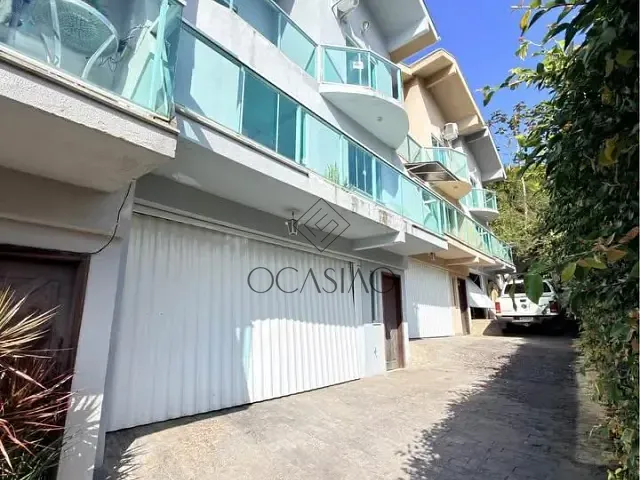 Sobrado 3 quartos e 3 banheiros, para alugar, no bairro Praia dos Amores em Balneário Camboriú