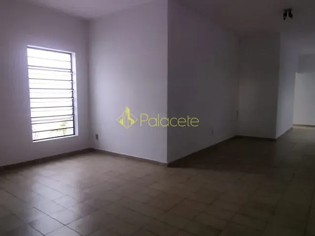 Sobrado com 300m² 3 quartos e 3 banheiros, à venda, no bairro Centro em Pindamonhangaba