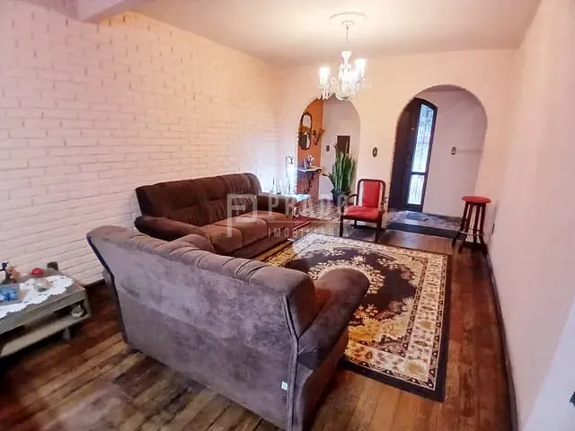 Sobrado com 294m² 3 quartos e 4 banheiros, à venda, no bairro Três Vendas em Pelotas
