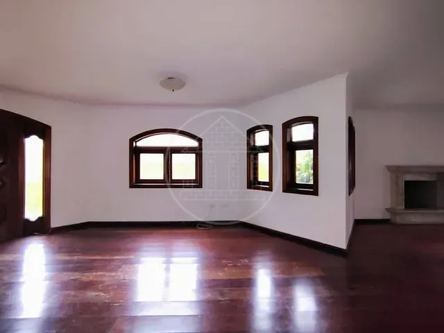 Sobrado com 600m² 5 quartos e 5 banheiros, para alugar, no bairro Interlagos em São Paulo