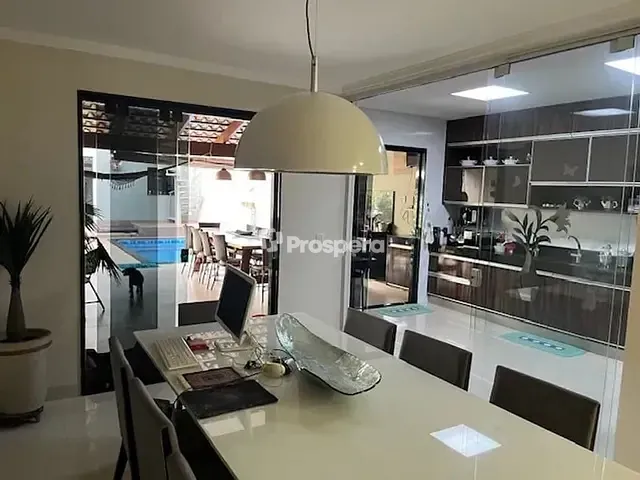 Sobrado com 250m² 4 quartos e 5 banheiros, à venda, no bairro Jardim América em Goiânia