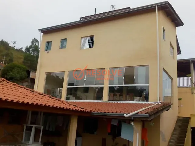 Sobrado com 530m² 5 quartos e 4 banheiros, à venda, no bairro VALE DOS EUCALIPTOS em Guararema