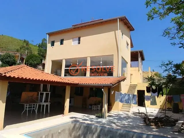 Sobrado com 530m² 5 quartos e 4 banheiros, à venda, no bairro VALE DOS EUCALIPTOS em Guararema