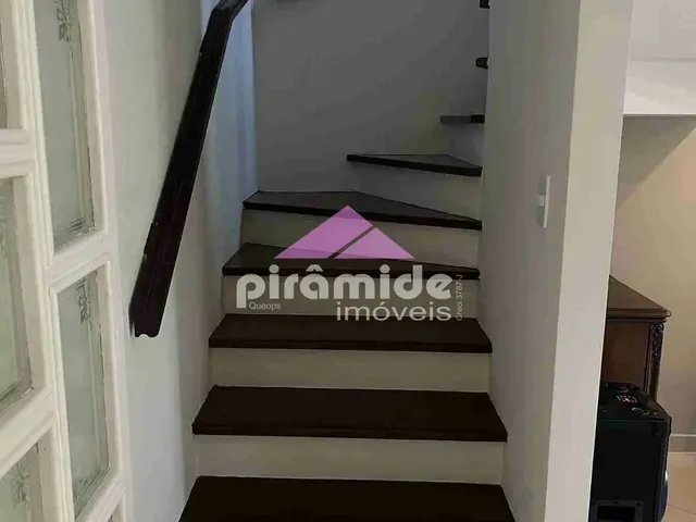 Sobrado com 100m² 3 quartos e 2 banheiros, à venda, no bairro Bosque dos Eucaliptos em São José Dos Campos