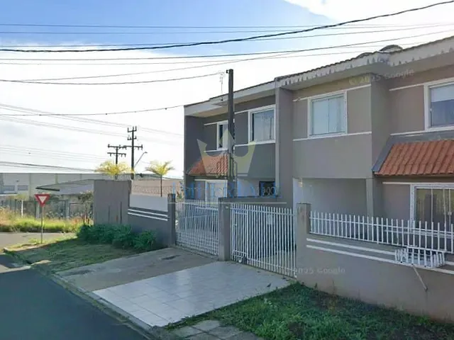Sobrado 3 quartos e 2 banheiros, à venda, no bairro Jardim Carvalho em Ponta Grossa