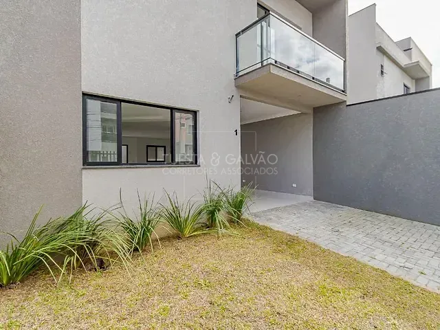 Sobrado com 173m² 4 quartos e 4 banheiros, à venda, no bairro Boneca do Iguaçu em São José Dos Pinhais
