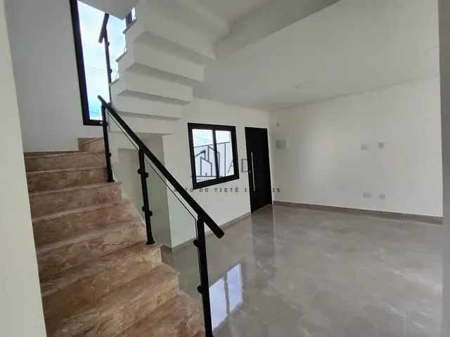 Sobrado com 126m² 2 quartos e 1 banheiro, à venda, no bairro Jardim Universo em Mogi das Cruzes