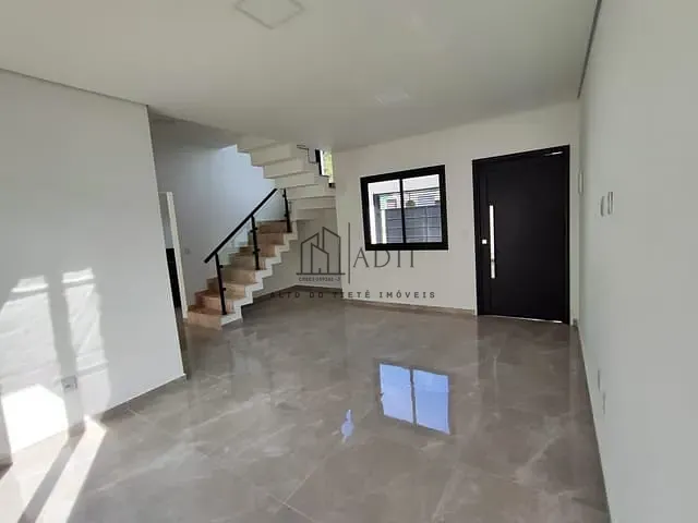 Sobrado com 126m² 2 quartos e 1 banheiro, à venda, no bairro Jardim Universo em Mogi das Cruzes