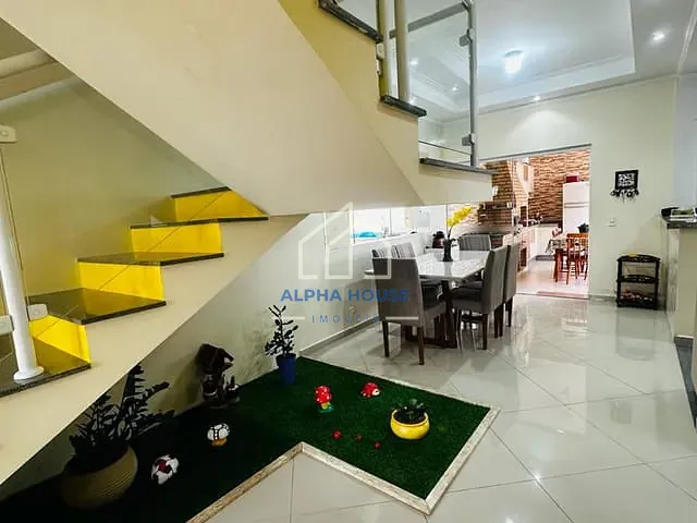 Sobrado com 175m² 3 quartos e 1 banheiro, à venda, no bairro Residencial Maricá em Pindamonhangaba