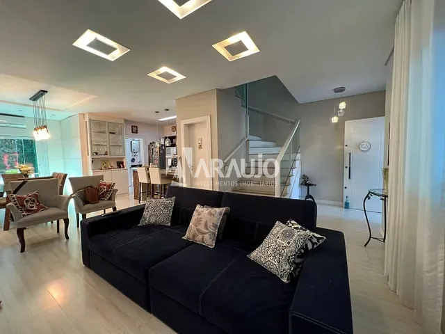 Sobrado com 500m² 3 quartos e 3 banheiros, à venda, no bairro Praia dos Amores em Balneário Camboriú