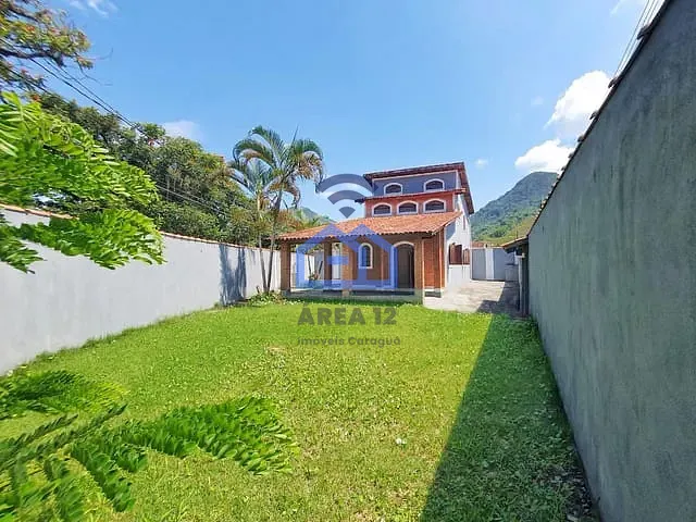 Sobrado com 400m² 3 quartos e 4 banheiros, à venda, no bairro Martim de Sá em Caraguatatuba