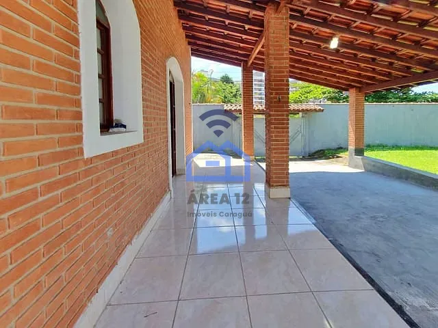Sobrado com 400m² 3 quartos e 4 banheiros, à venda, no bairro Martim de Sá em Caraguatatuba