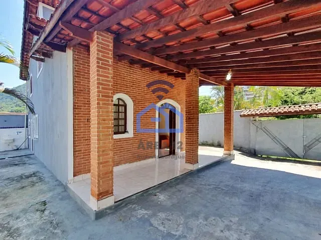 Sobrado com 400m² 3 quartos e 4 banheiros, à venda, no bairro Martim de Sá em Caraguatatuba