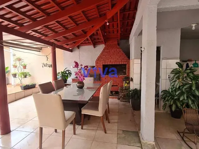 Sobrado com 300m² 3 quartos e 3 banheiros, à venda, no bairro Cidade Vera Cruz em Aparecida de Goiânia