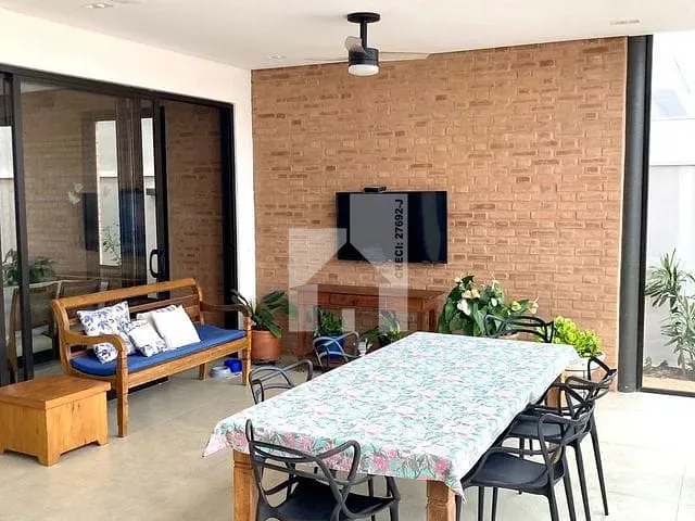 Sobrado com 315m² 3 quartos e 4 banheiros, à venda, no bairro Recanto Quarto Centenário em Jundiaí