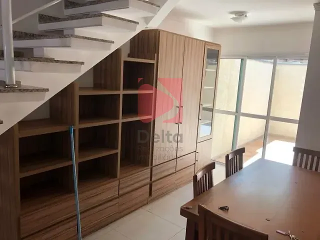 Sobrado à venda, no bairro Vila Pinheiro em Pirassununga