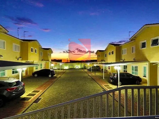 Sobrado à venda, no bairro Vila Pinheiro em Pirassununga