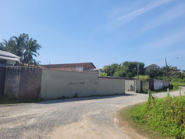 Sobrado com 760m² 4 quartos e 3 banheiros, à venda, no bairro Centro em Penha