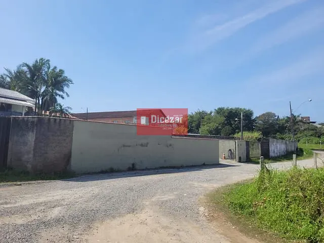 Sobrado com 760m² 4 quartos e 3 banheiros, à venda, no bairro Centro em Penha