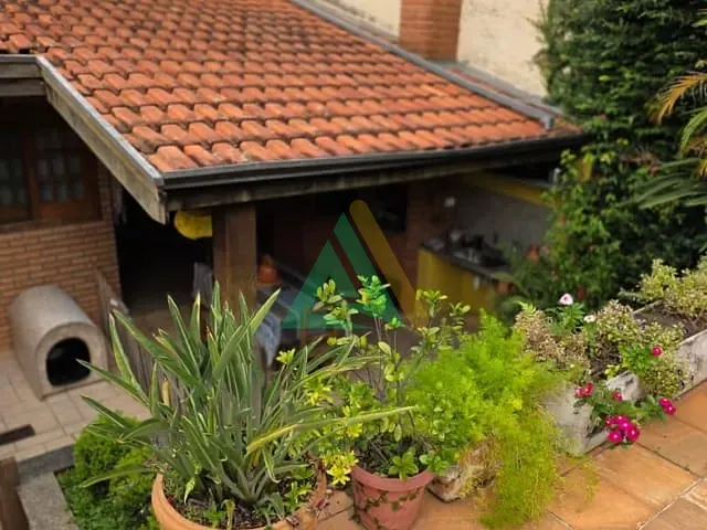 Sobrado com 300m² 3 quartos e 2 banheiros, à venda ou para alugar, no bairro Loteamento São Jerônimo em Mogi Mirim