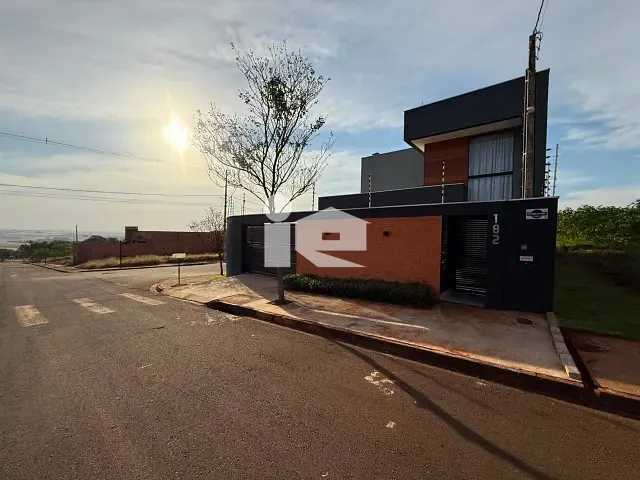 Sobrado 2 quartos e 4 banheiros, à venda, no bairro Residencial Portal Arabela em Rolândia
