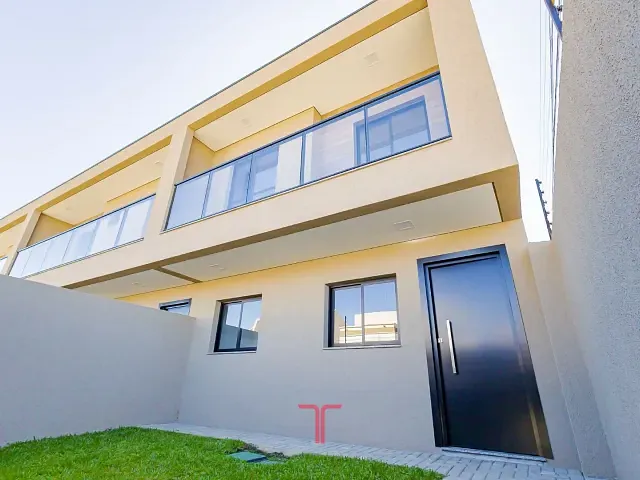 Sobrado 3 quartos e 3 banheiros, à venda, no bairro Santa Felicidade em Curitiba