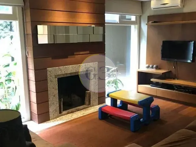 Sobrado 3 quartos e 5 banheiros, à venda ou para alugar, no bairro Três Vendas em Pelotas