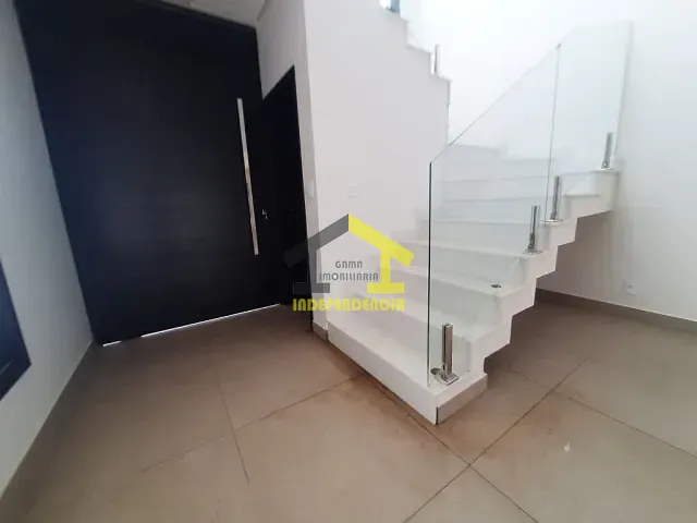 Sobrado com 300m², à venda, no bairro Parque do Varvito em Itu
